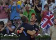 Andy Murray refuses to suspend his racket