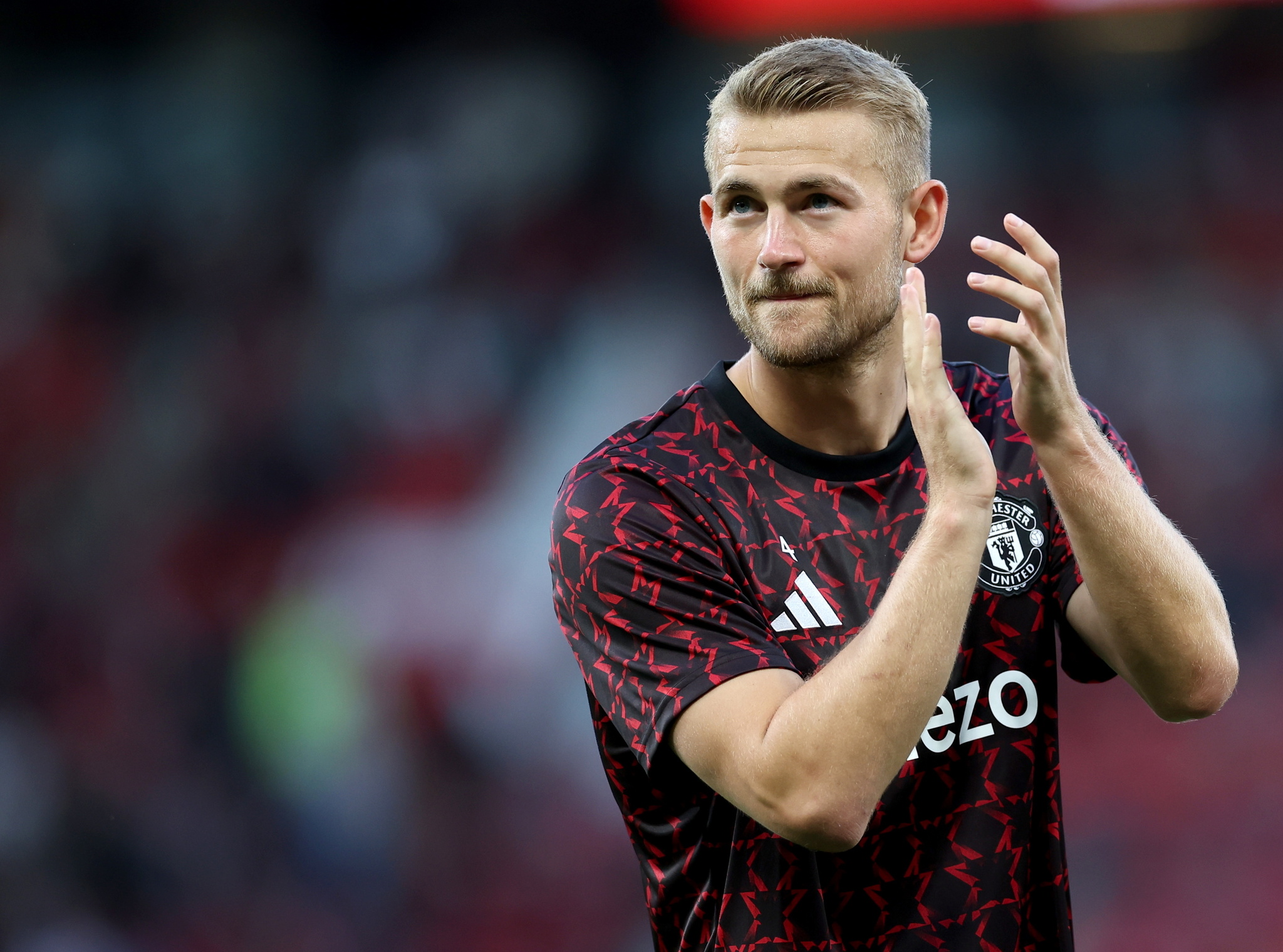 De Ligt, during the warm-up with Manchester United