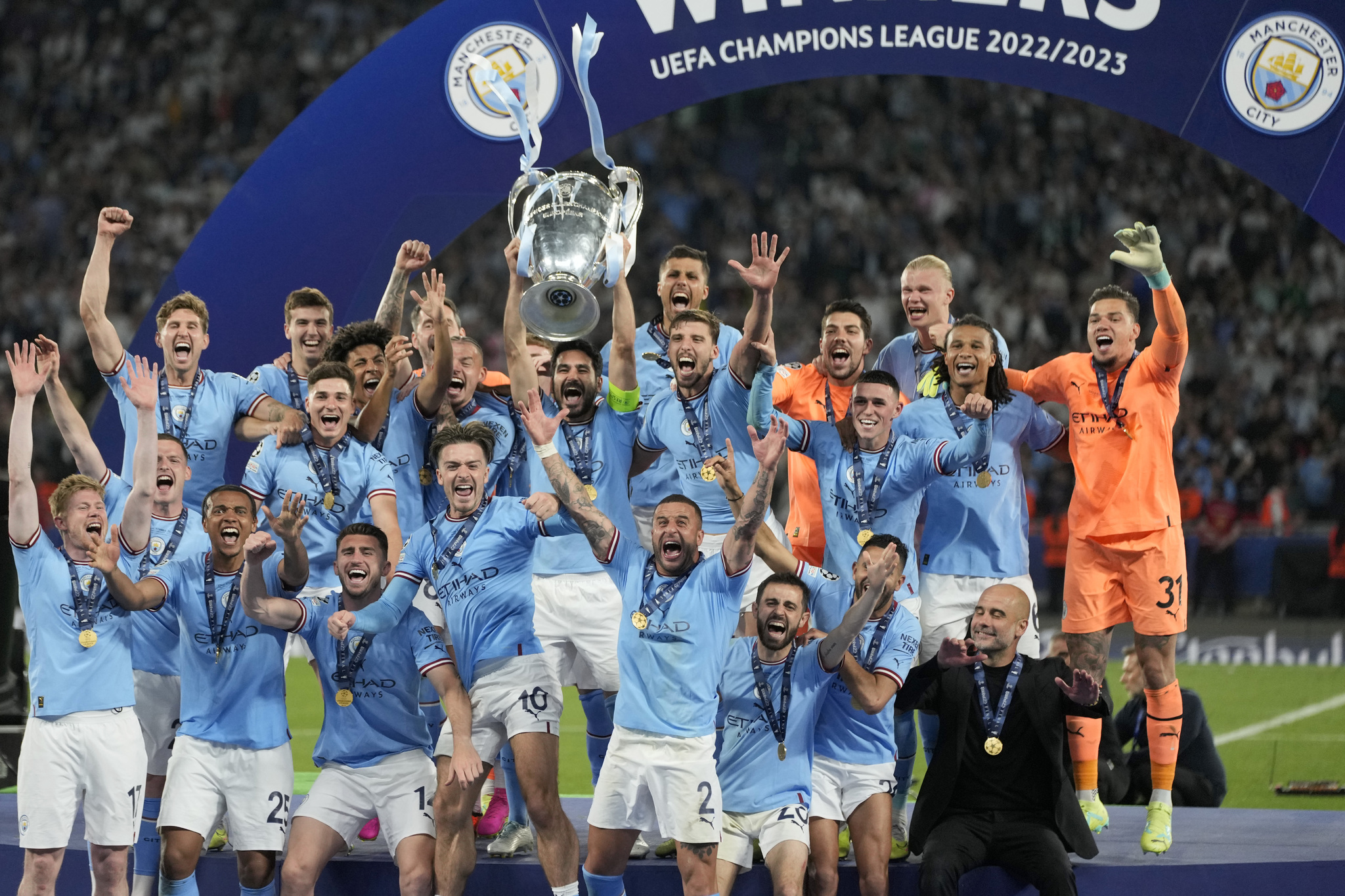 Manchester City players, lifting the Champions League 2023