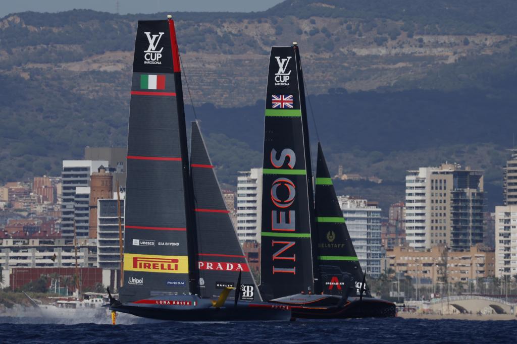 Ineos Britannia and Luna Rossa Prada Pirelli in the last race of the Louis Vuitton Cup final.