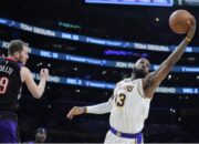 LeBron never ceases to amaze, but the Lakers tremble for Davis